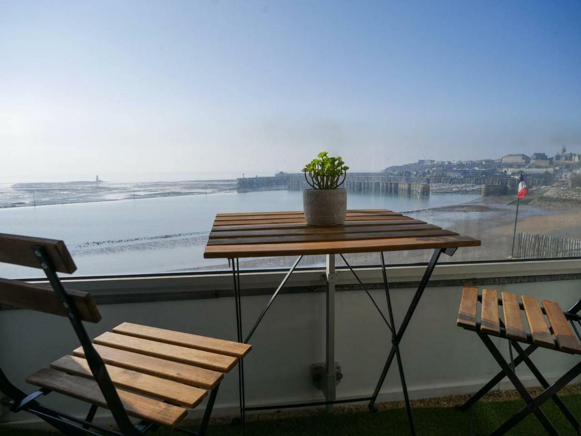 Un Balcon Sur La Mer, Acces Direct A La Plage Granville Exteriér fotografie